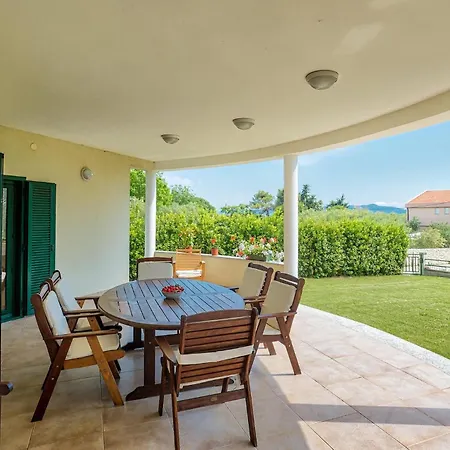 別荘 Jadranka ビビニェ